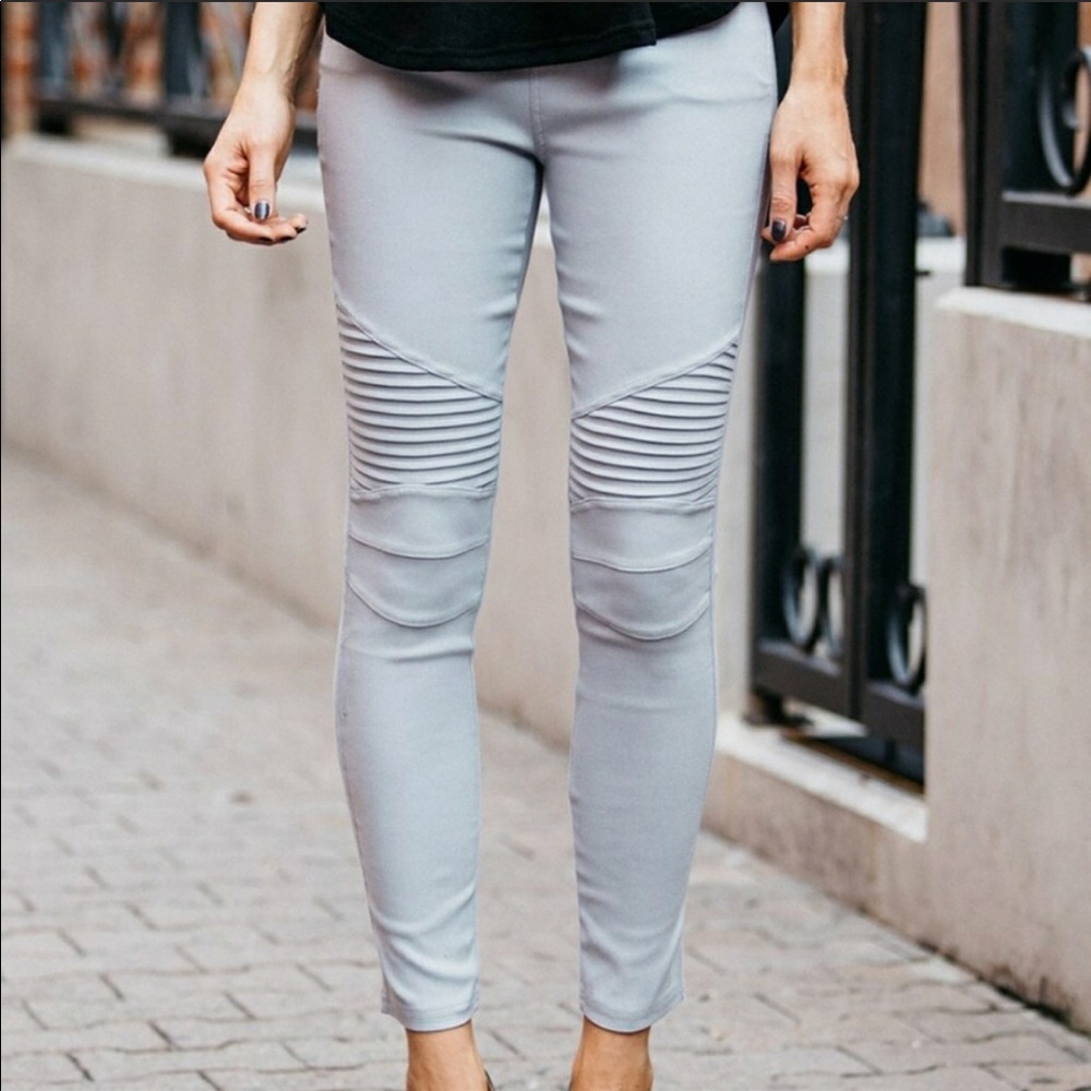 SALE 🆕 Grey Biker Motto Leggings